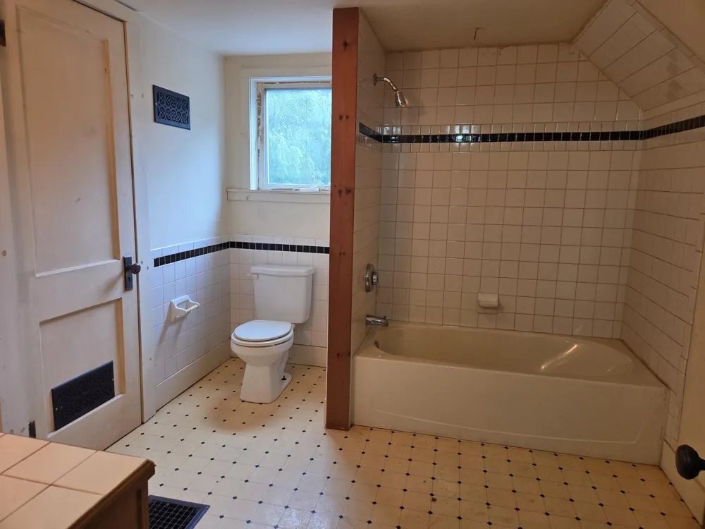 502 S Main Street Crystal, MI 48818