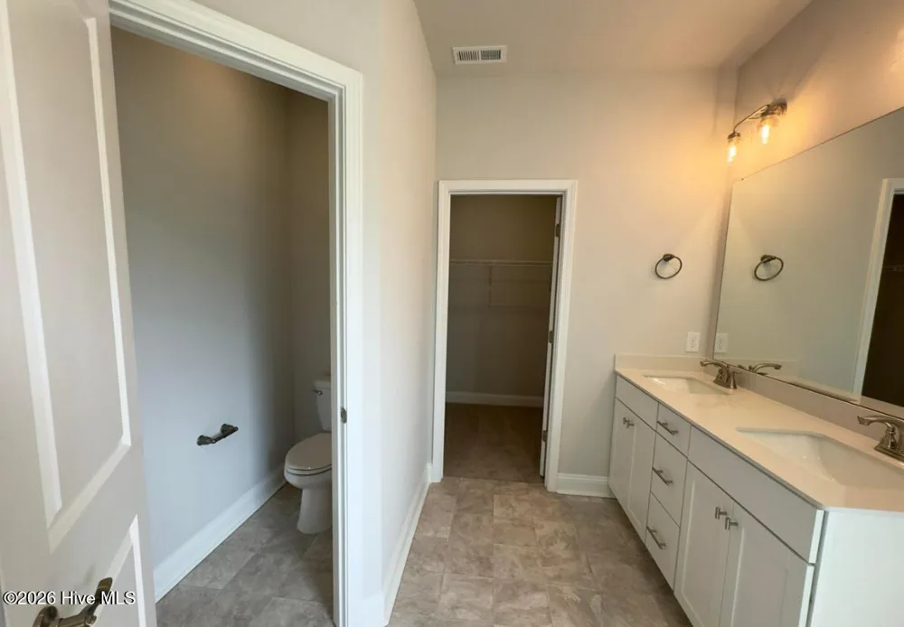 143 Firethorn Circle Wallace, NC 28466