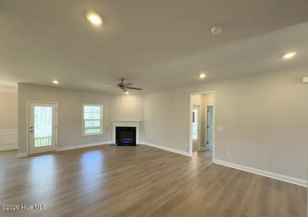 143 Firethorn Circle Wallace, NC 28466