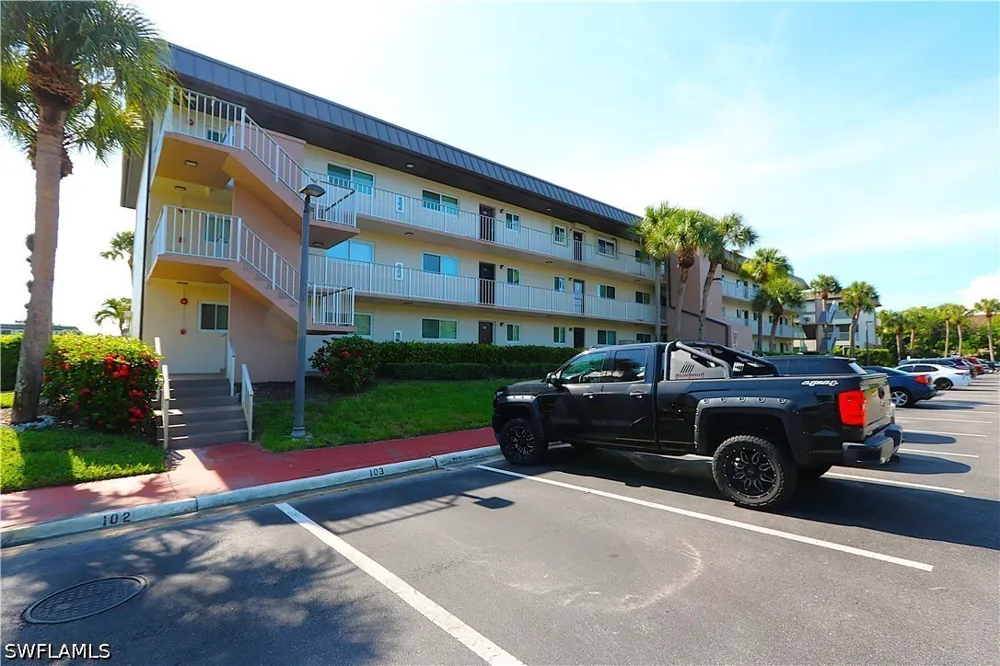 Manatee Road #H202 Naples, FL 34114