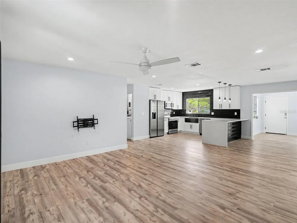 4060 AVANTI CIRCLE North Port, FL 34287