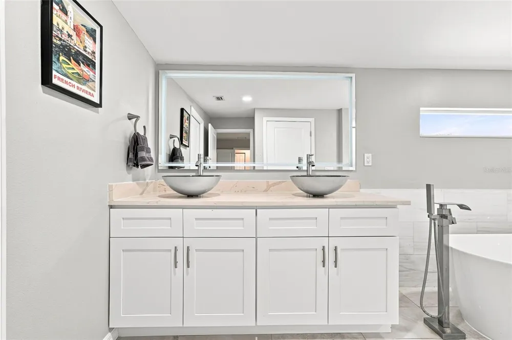 608 SAINT JUDES DRIVE Longboat Key, FL 34228