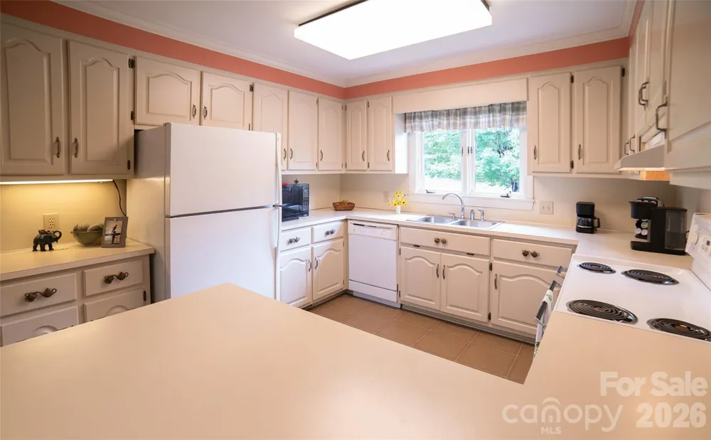 417 Stonecroft Drive SE Lenoir, NC 28645