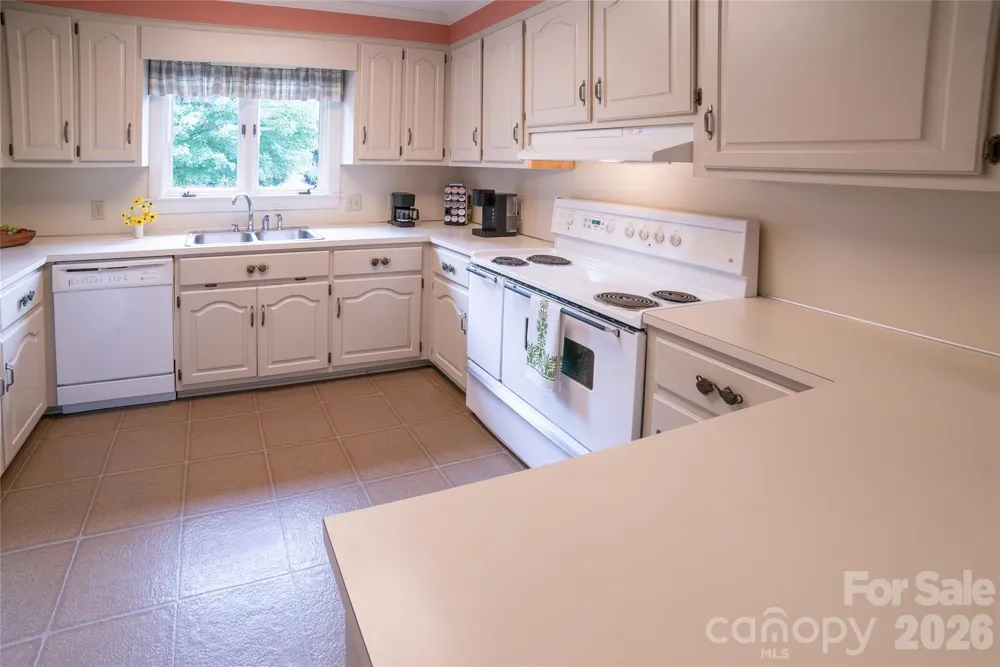 417 Stonecroft Drive SE Lenoir, NC 28645