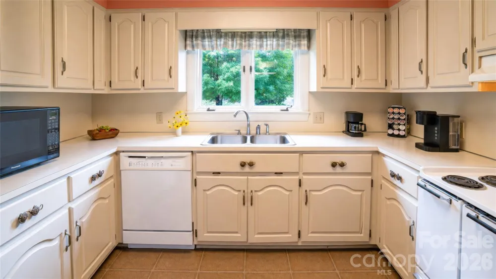 417 Stonecroft Drive SE Lenoir, NC 28645