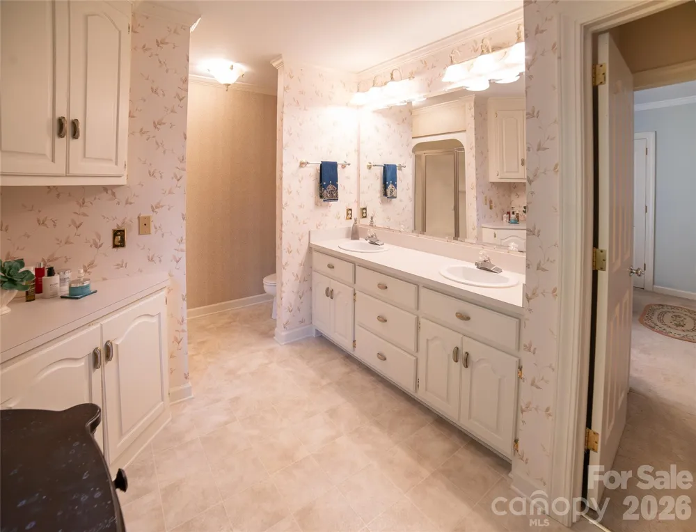 417 Stonecroft Drive SE Lenoir, NC 28645