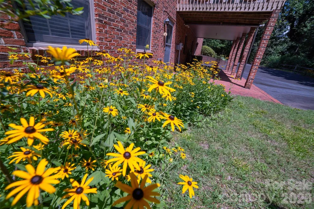 417 Stonecroft Drive SE Lenoir, NC 28645