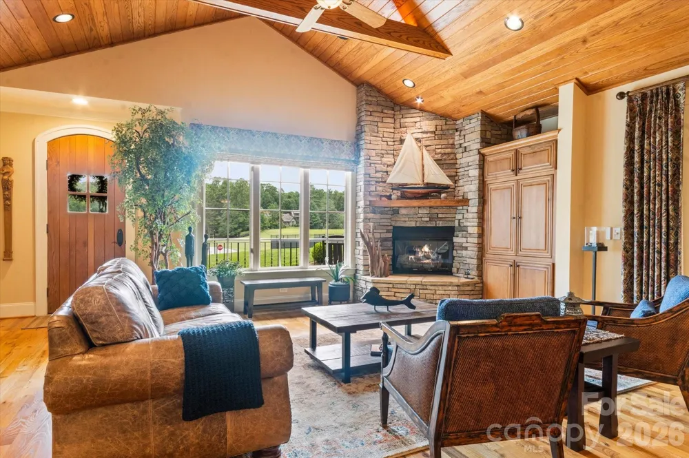6 Jasmine Lane Brevard, NC 28712
