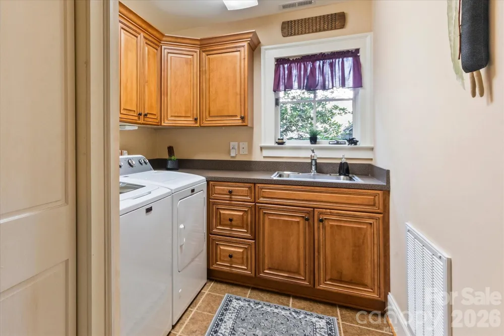 6 Jasmine Lane Brevard, NC 28712