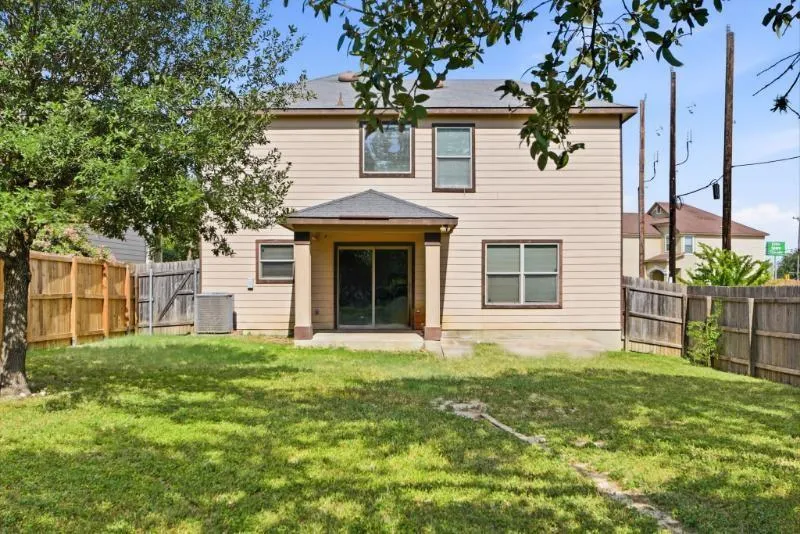 1427 Prairie Grass San Antonio, TX 78245