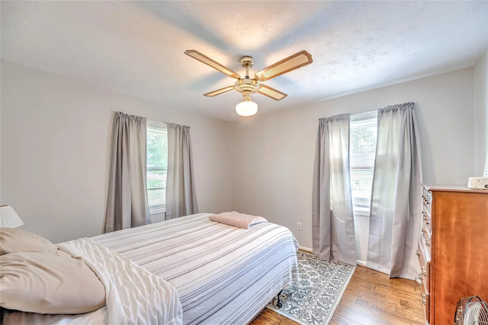 219 Lakeshore Onalaska, TX 77360
