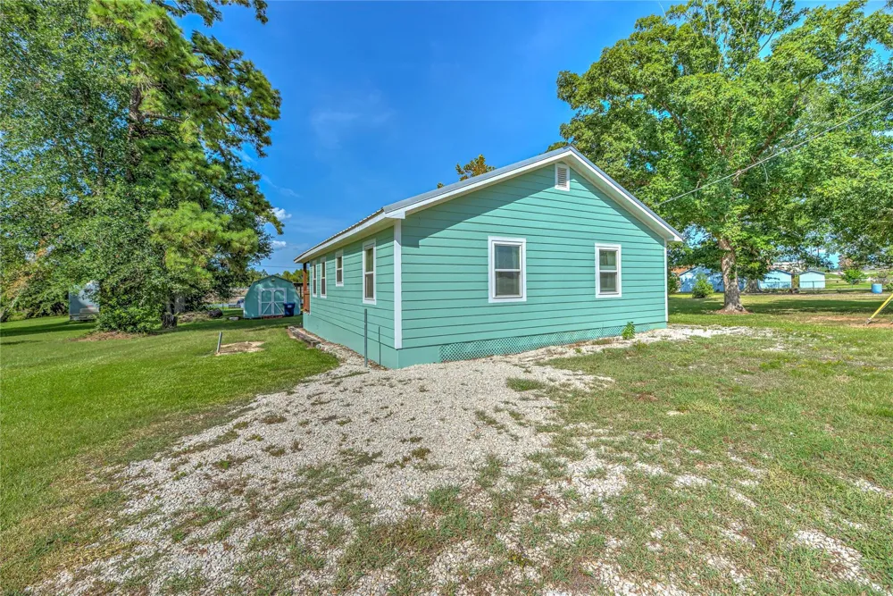 219 Lakeshore Onalaska, TX 77360