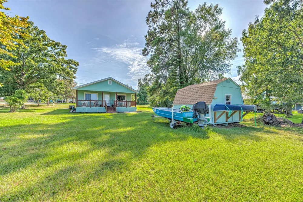 219 Lakeshore Onalaska, TX 77360