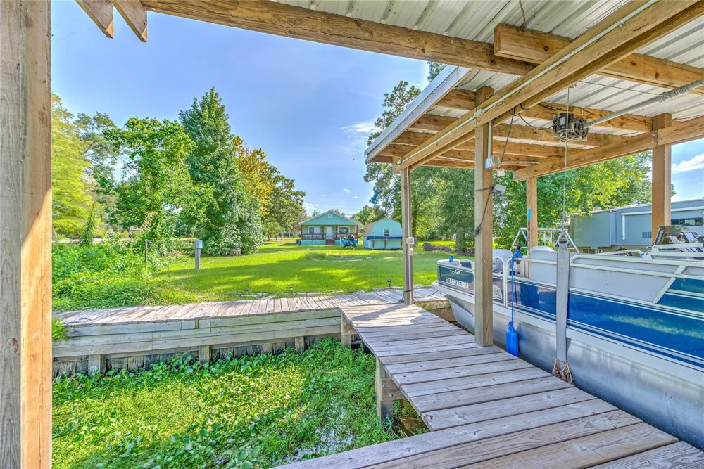 219 Lakeshore Onalaska, TX 77360