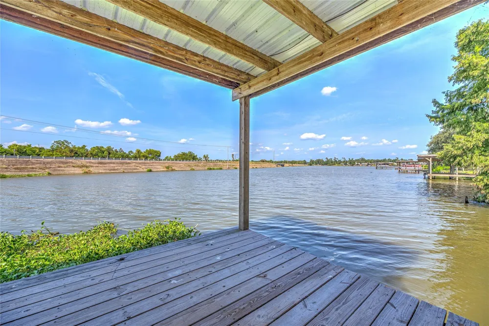 219 Lakeshore Onalaska, TX 77360