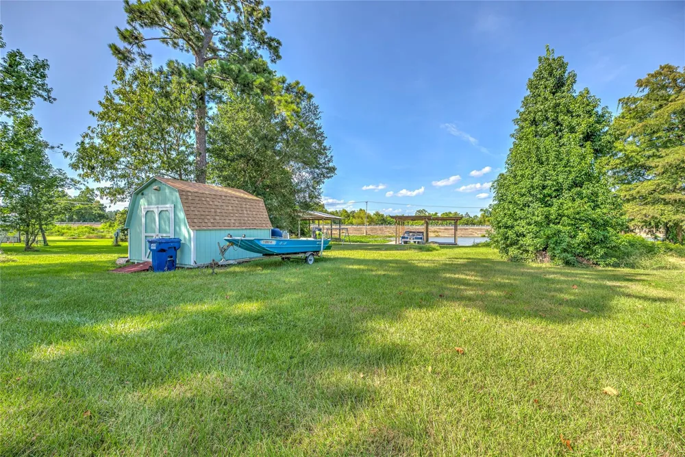 219 Lakeshore Onalaska, TX 77360