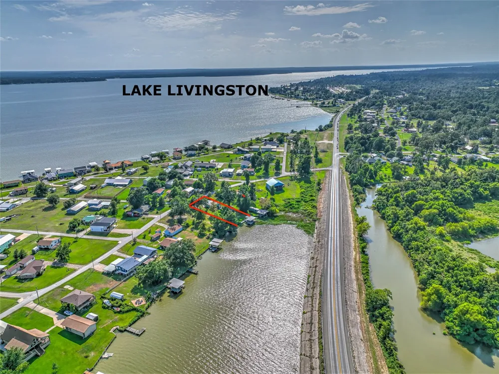 219 Lakeshore Onalaska, TX 77360