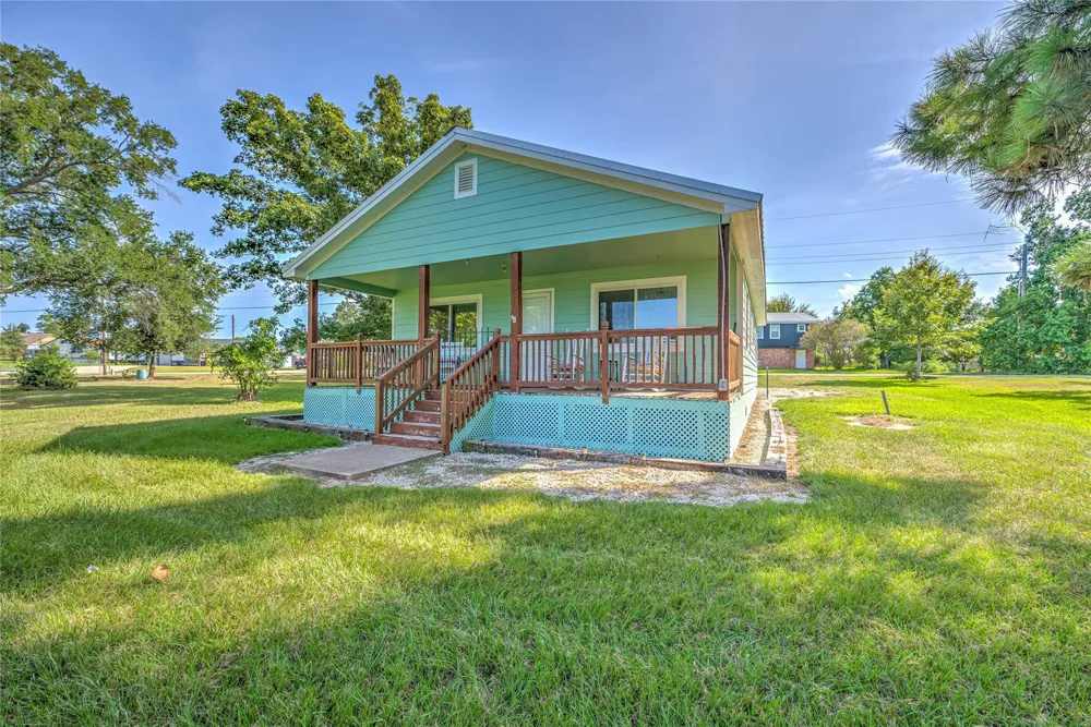 219 Lakeshore Onalaska, TX 77360