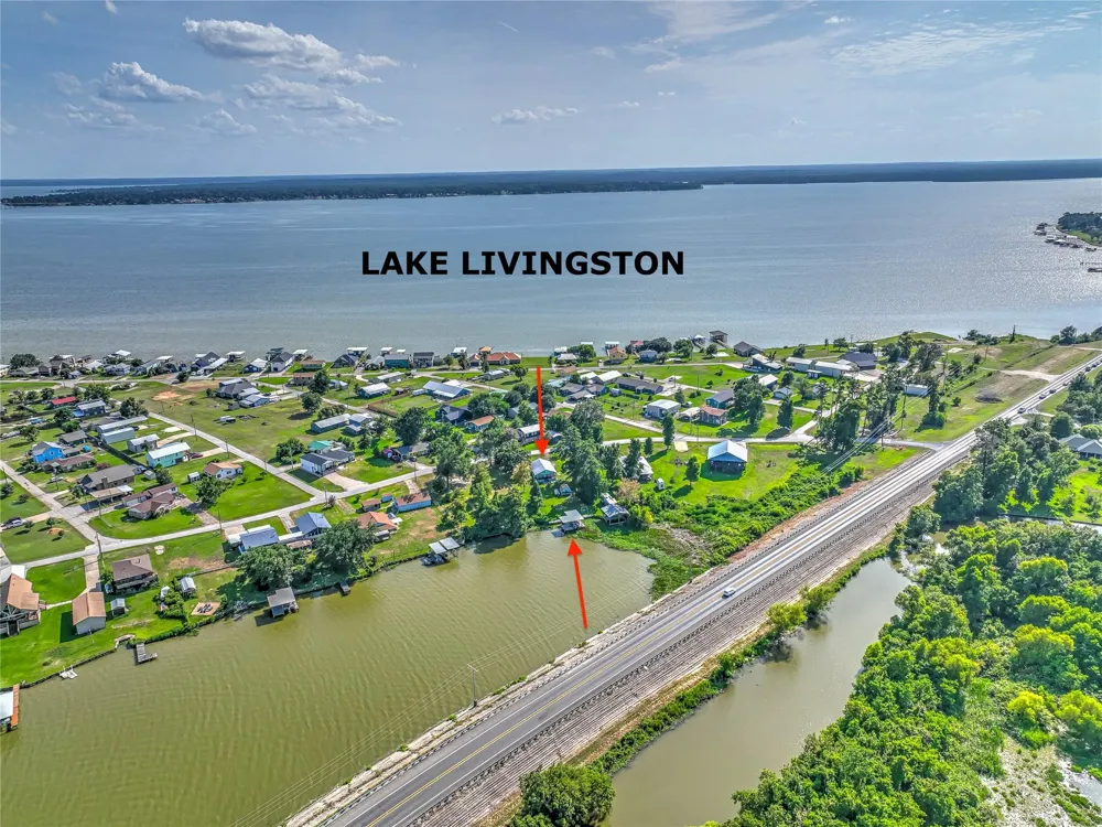 219 Lakeshore Onalaska, TX 77360