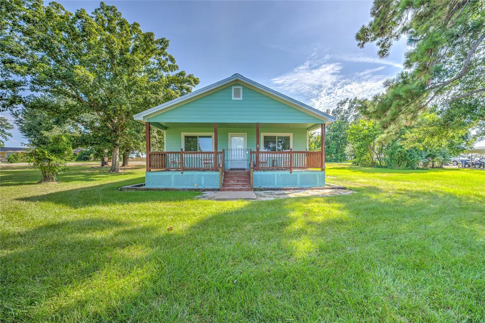 219 Lakeshore Onalaska, TX 77360