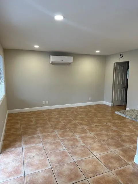 1440 MIAMI ROAD #9 Fort Lauderdale, FL 33316