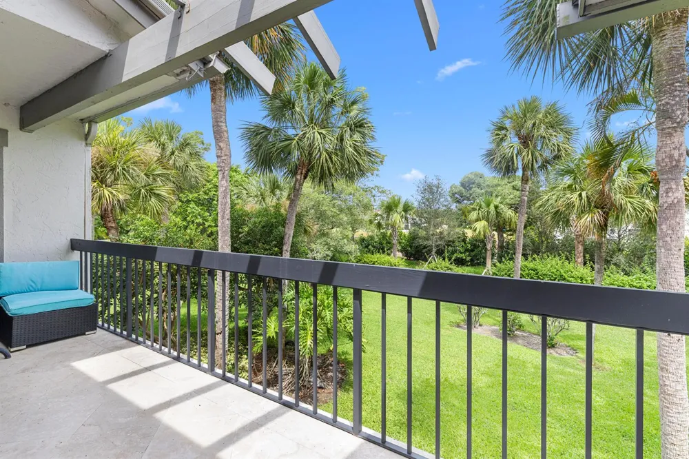 11397 POND VIEW DRIVE #E202 Wellington, FL 33414