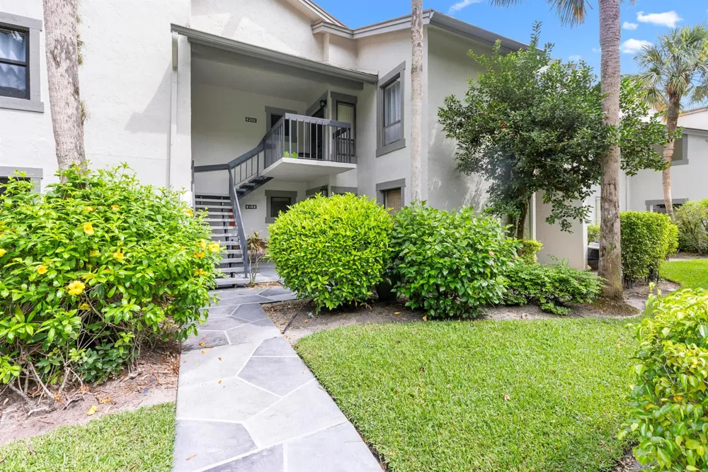 11397 POND VIEW DRIVE #E202 Wellington, FL 33414