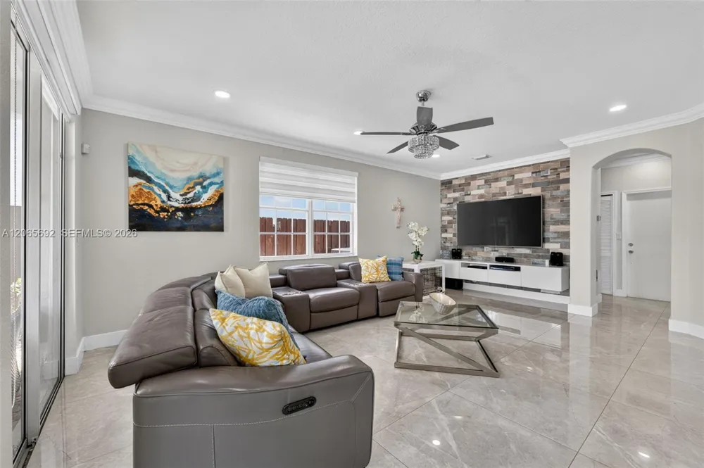1051 SW 144th Pl Miami, FL 33184