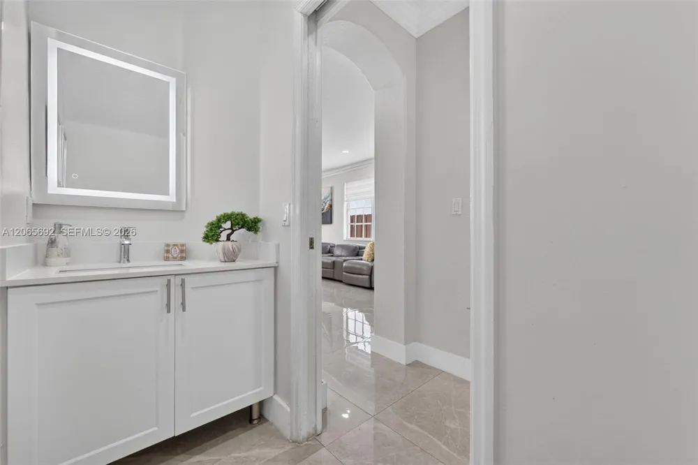 1051 SW 144th Pl Miami, FL 33184