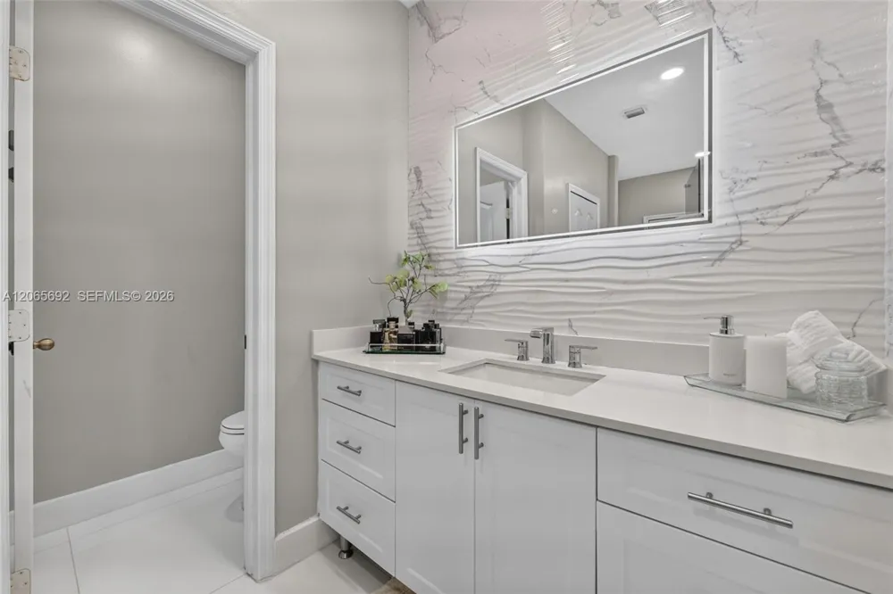 1051 SW 144th Pl Miami, FL 33184