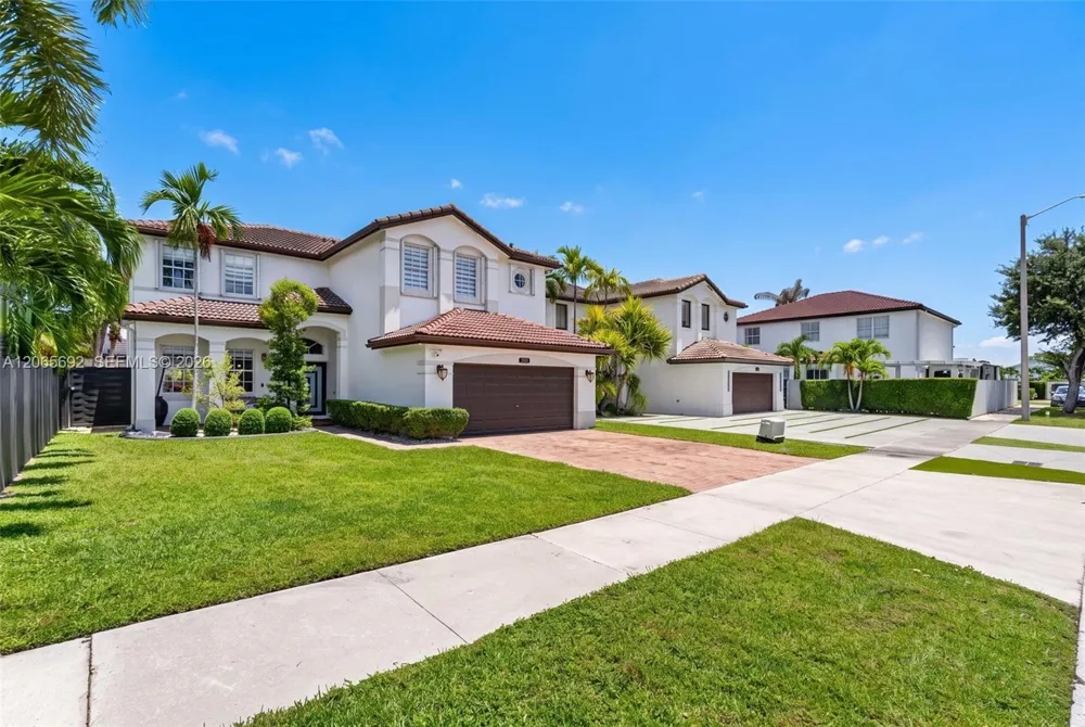1051 SW 144th Pl Miami, FL 33184
