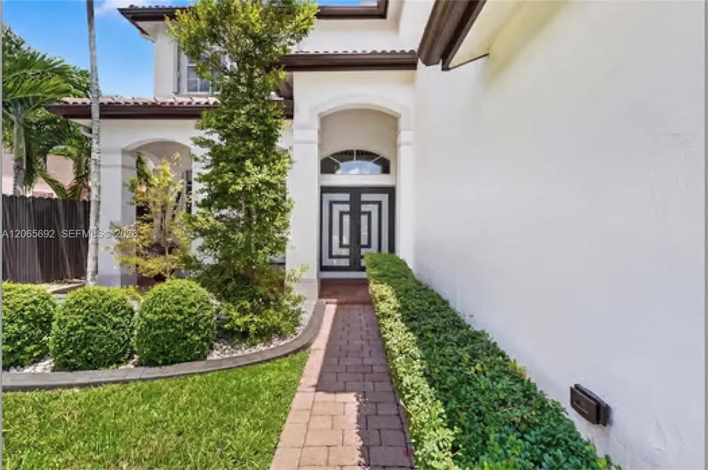 1051 SW 144th Pl Miami, FL 33184