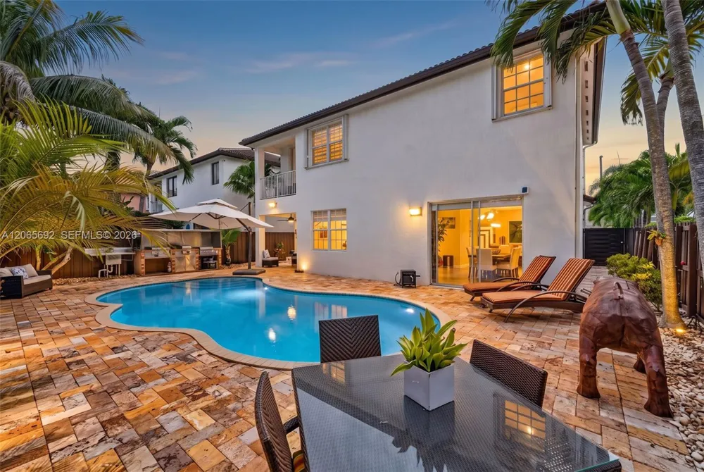 1051 SW 144th Pl Miami, FL 33184