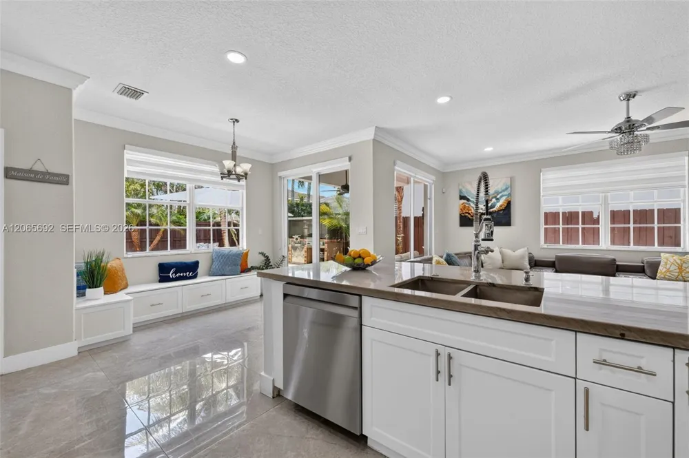 1051 SW 144th Pl Miami, FL 33184