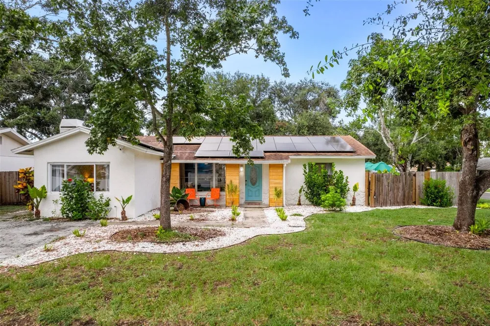 7957 COTTONWOODE DRIVE Largo, FL 33773