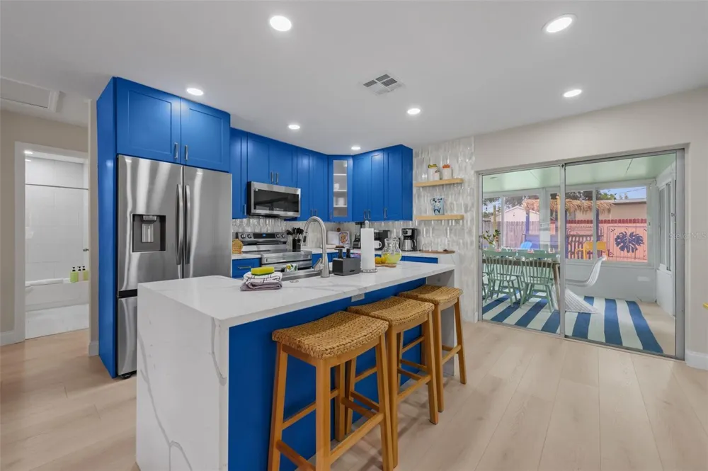 7957 COTTONWOODE DRIVE Largo, FL 33773