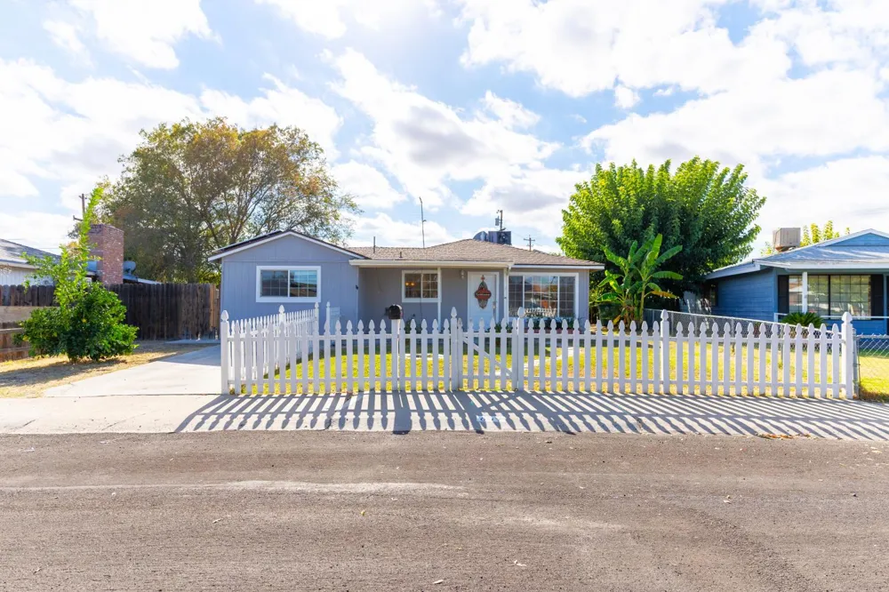 609 College Avenue Coalinga, CA 93210