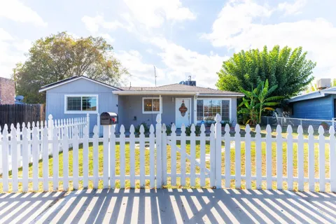 609 College Avenue