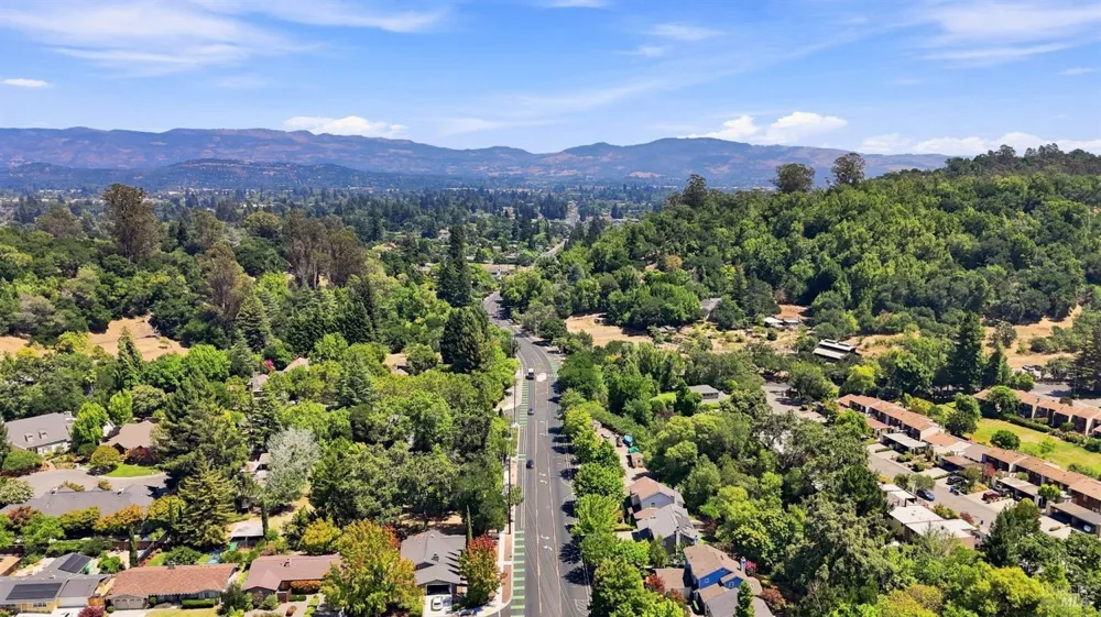 3148 Valley Green Lane Napa, CA 94558