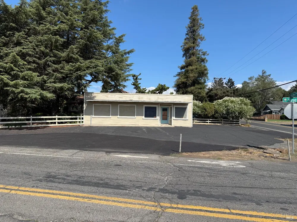 2060 Hagen Road Napa, CA 94558