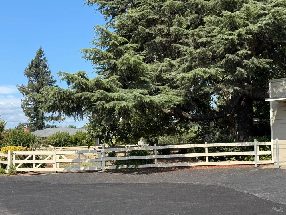 2060 Hagen Road Napa, CA 94558