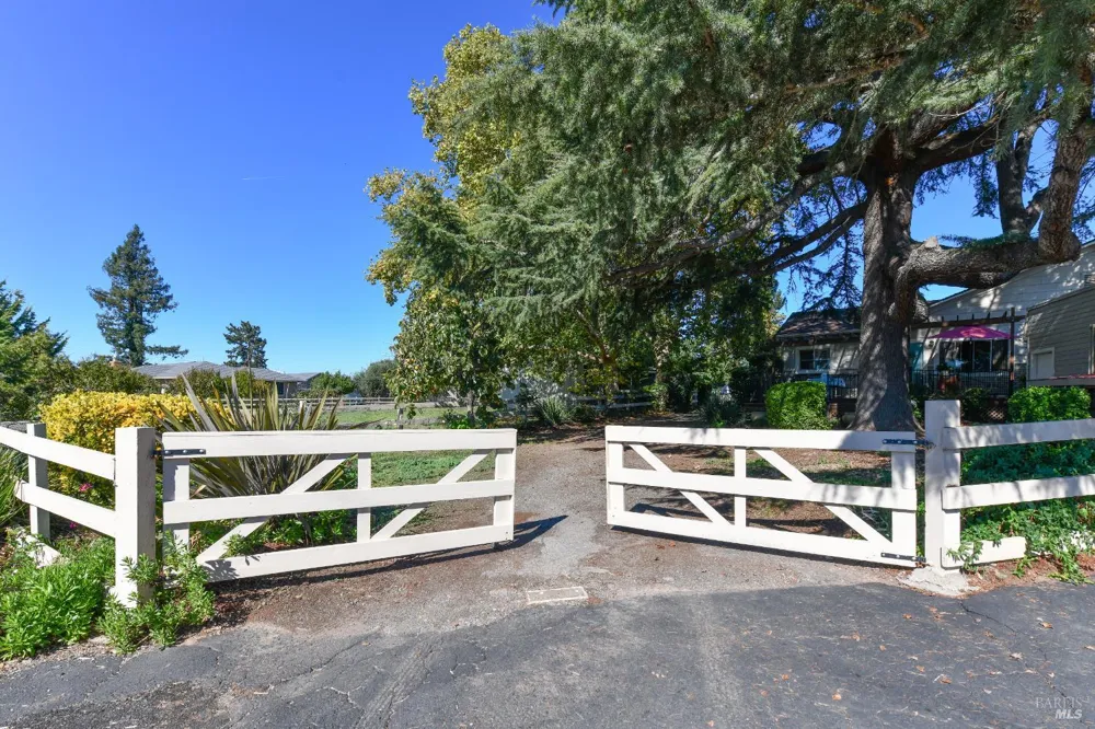 2060 Hagen Road Napa, CA 94558