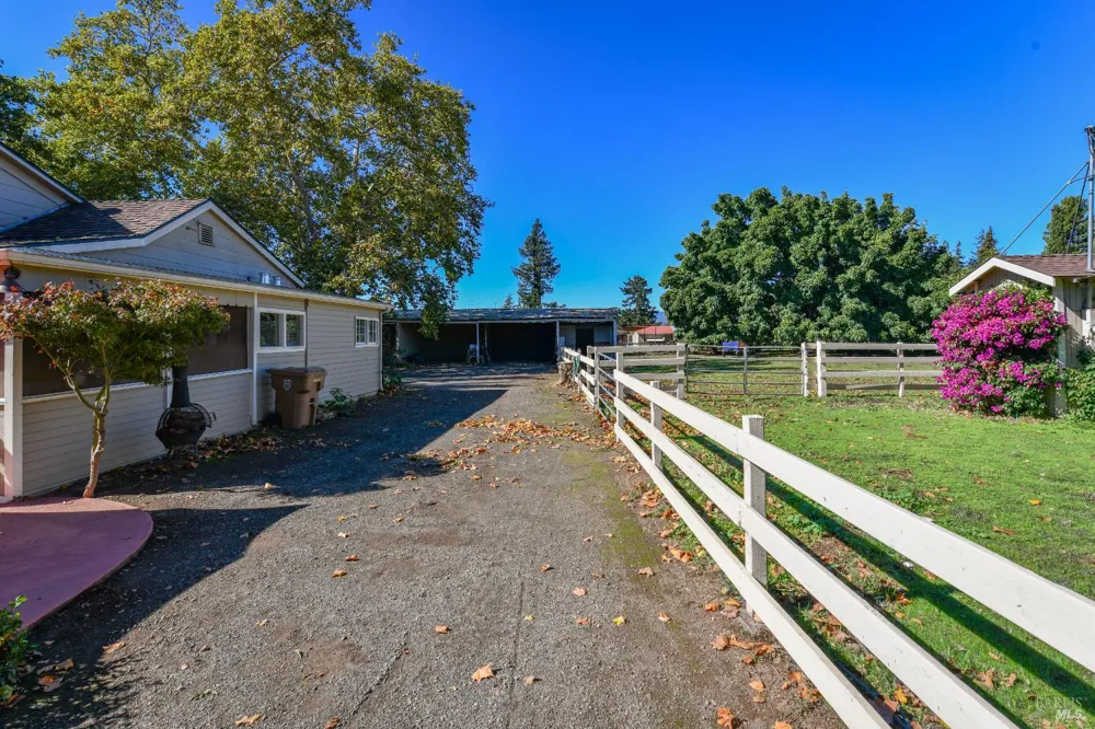 2060 Hagen Road Napa, CA 94558