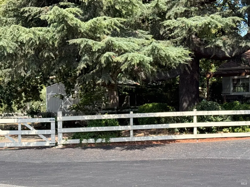 2060 Hagen Road Napa, CA 94558