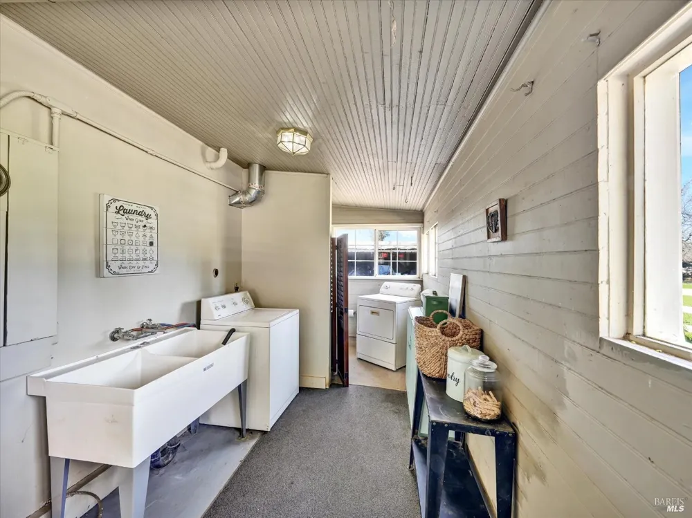 2060 Hagen Road Napa, CA 94558
