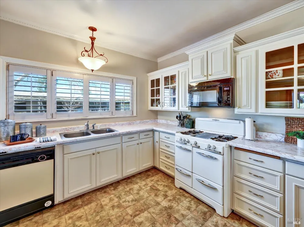 2060 Hagen Road Napa, CA 94558