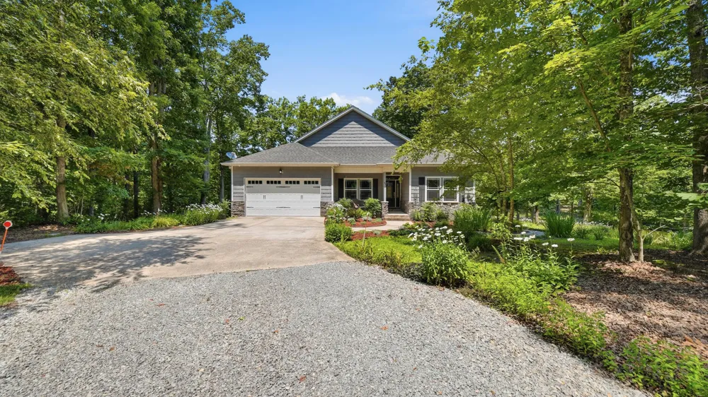 33 Eagle Nest Road Graysville, TN 37338