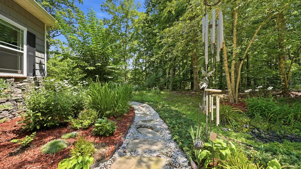 33 Eagle Nest Road Graysville, TN 37338