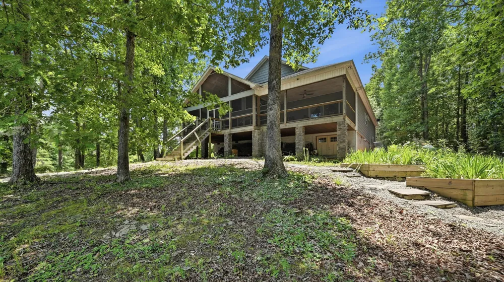 33 Eagle Nest Road Graysville, TN 37338