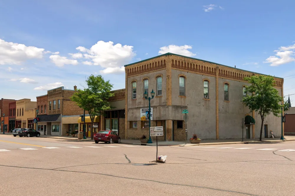 1304 Linwood Road Belle Plaine, MN 56011